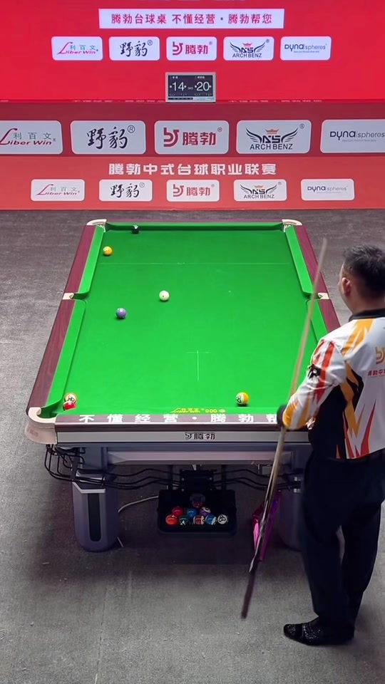 每体：巴萨已连续四年面临注册问题，赛季开始前高层就像耍杂技